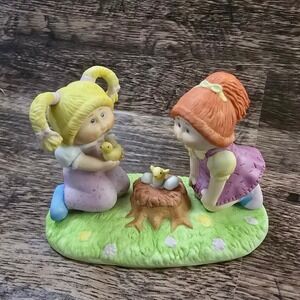 Cabbage Patch Kids Figurine 1984 Edition Pastel Girls with Chicks Excellent